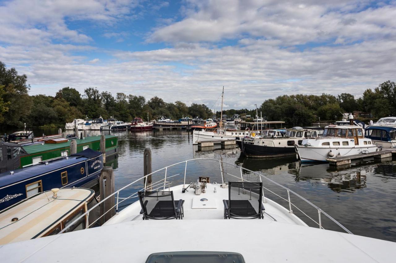 Eucala Motor Yacht Hotel East Molesey Eksteriør billede